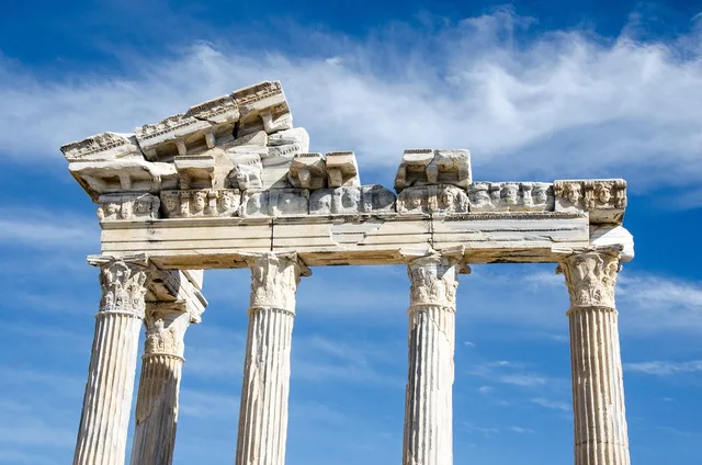 temple of apollo, sida, natur, kalkon, semester, antiken, byggnad, ruin, kolumner, tempel, hamn, sommar, turism. Arbetsrättens grunder: rättigheter och skyldigheter på jobbet