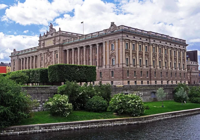 sweden, parliament, houses of parliament, stockholm, reichstag island, building, architecture, capital city, sightseeing, democracy, historical, house of representatives, flag, riksdagen, stockholm, stockholm, riksdagen, riksdagen, riksdagen, riksdagen, riksdagen. Vad är skillnaden mellan lag och kollektivavtal?