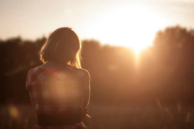 woman, person, sunset, dreams, nature, alone, lonely. Vad är skillnaden mellan uppsägning och avsked?